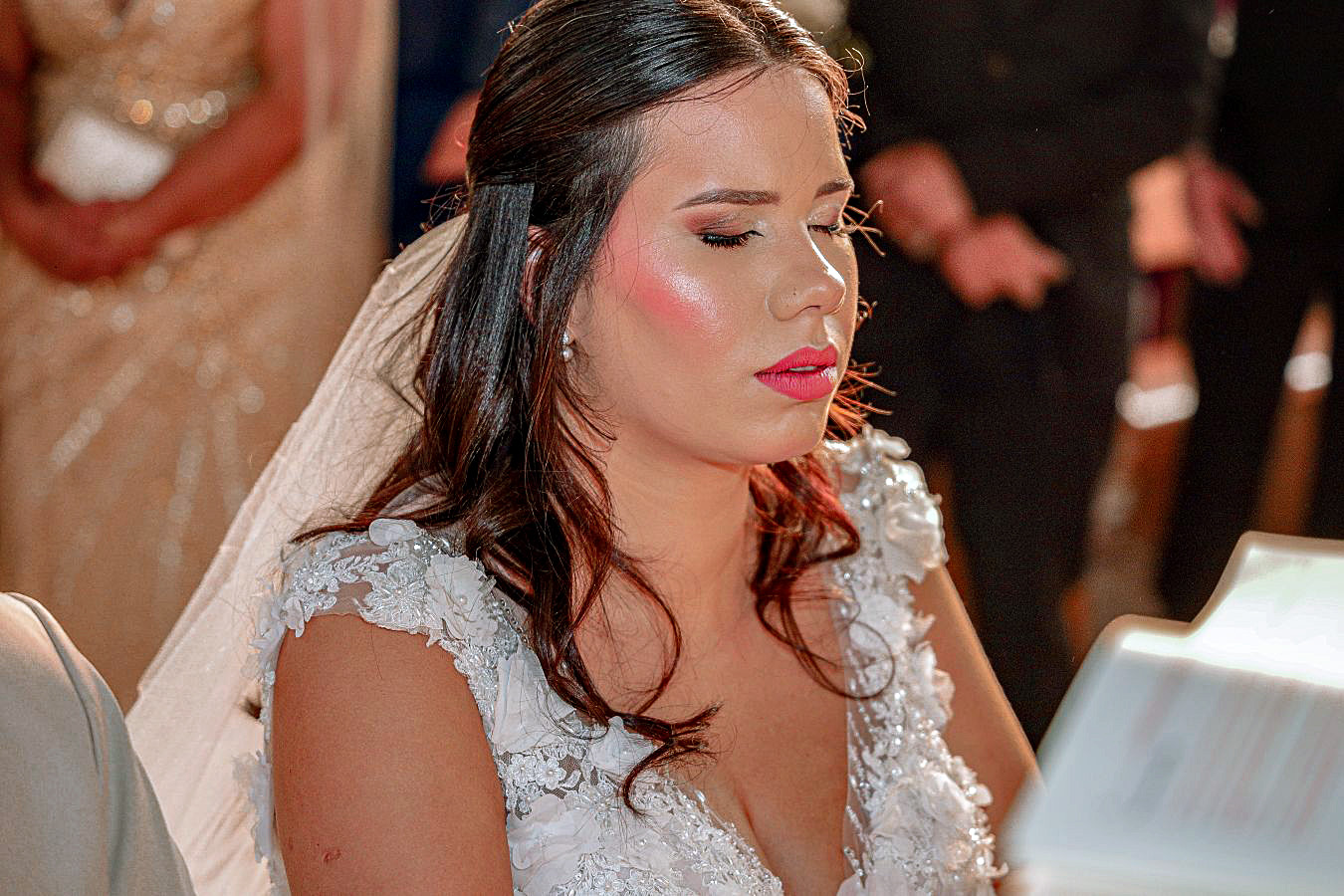 Noivos durante casamento